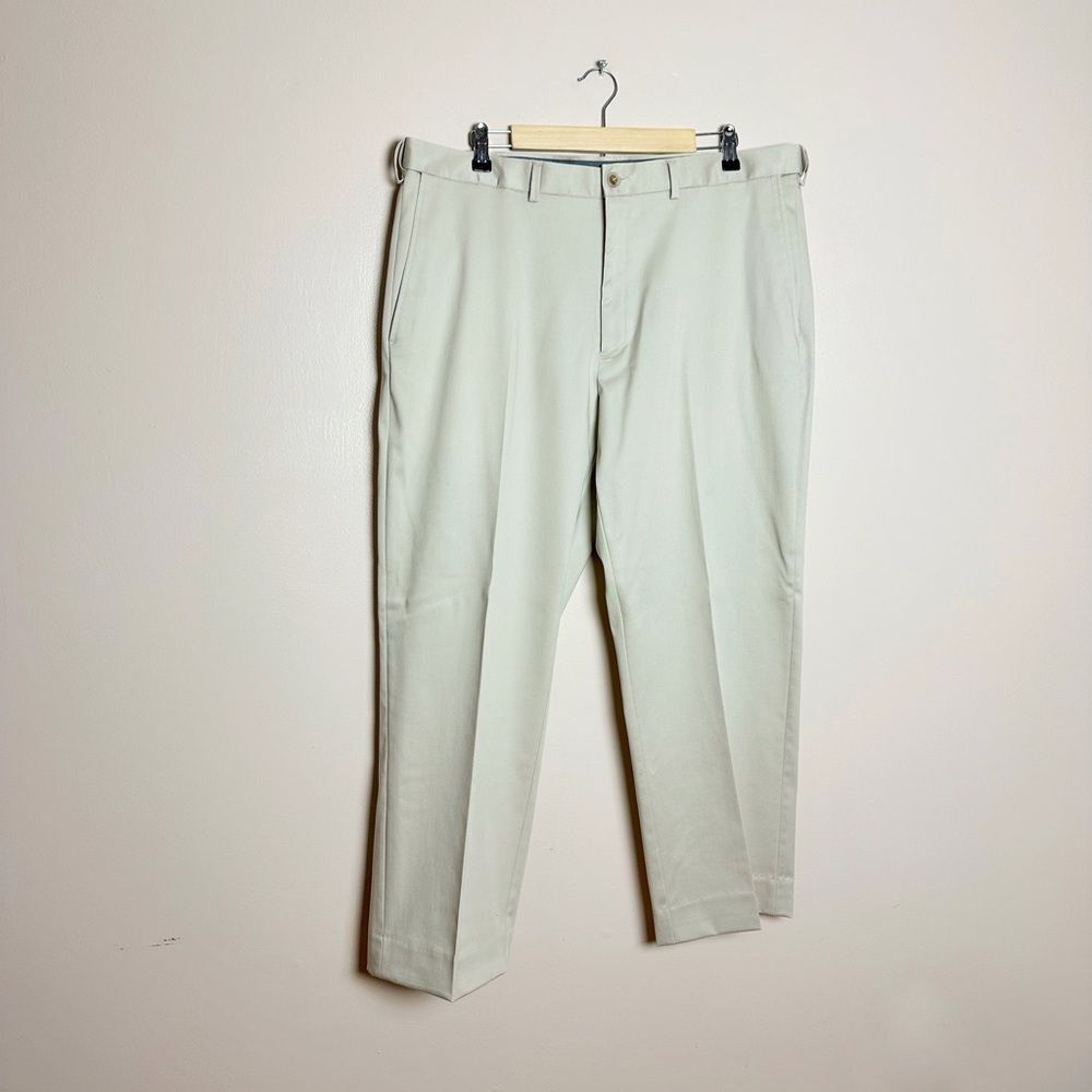 CLEARANCE! Men’s Cream Haggar Iron-Free Premium Khaki Size 40x29 EUC HEMMED